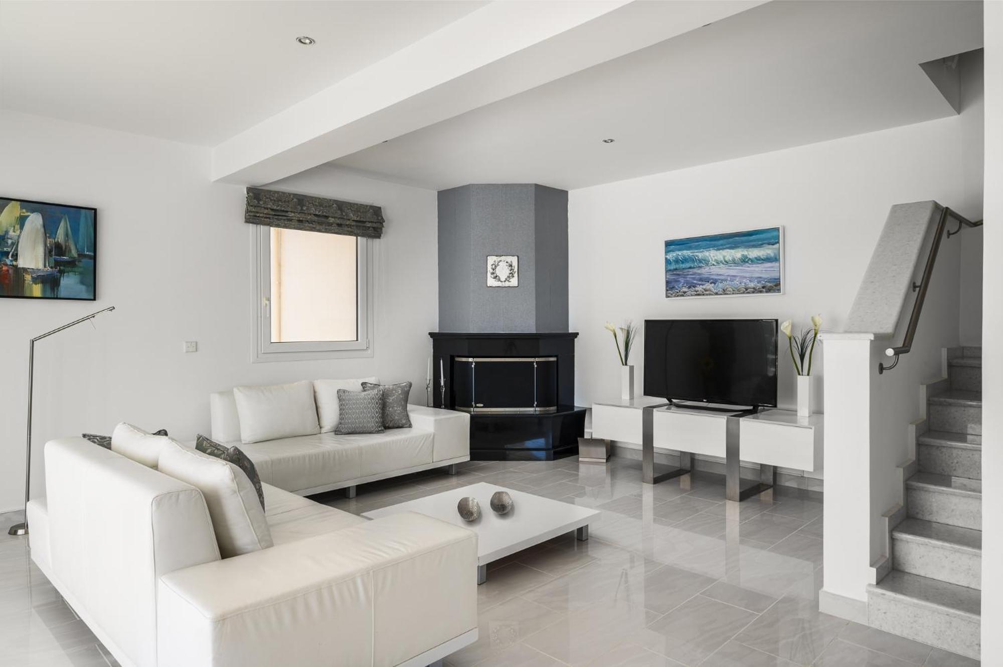 Euphoria Seaview Residences With Shared Pool By Konnect Appartement Gouviá